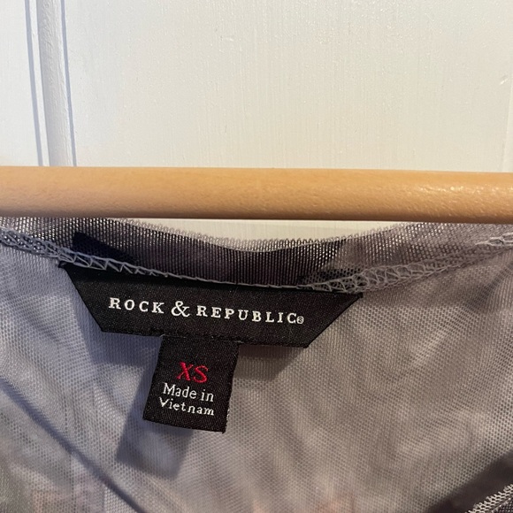 Rock & Republic Women’s Y2K Sheer Top With Angle  Wings on Back XS - Picture 2 of 5